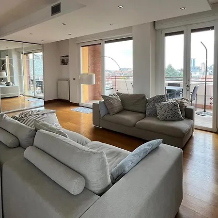 Penthouse - Skyline View * Busto Arsizio